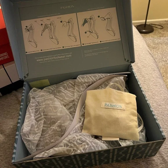 Snake Print Pashion convertible heels - Picture 5 of 8